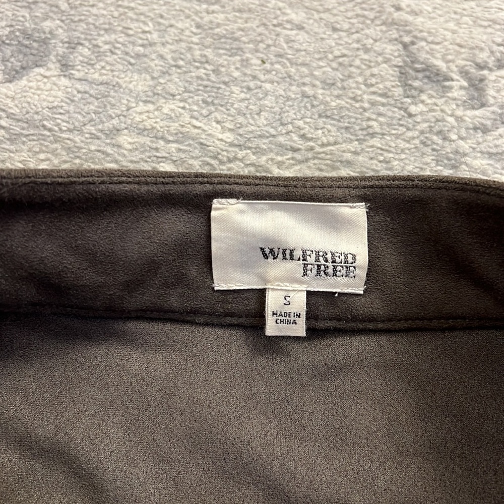 Aritzia “suede” skirt - Picture 2 of 3